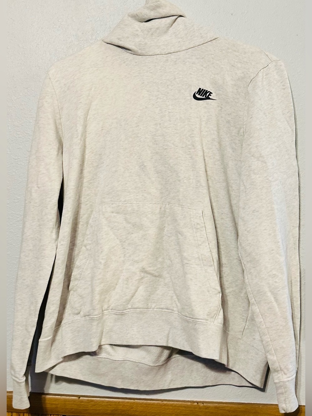 Nike Gray Hoodie size LARGE unisex outdoor athletic sporty